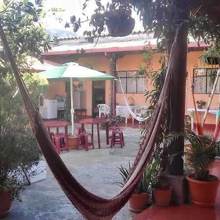 Hostal Morenos Antigua Esterno foto