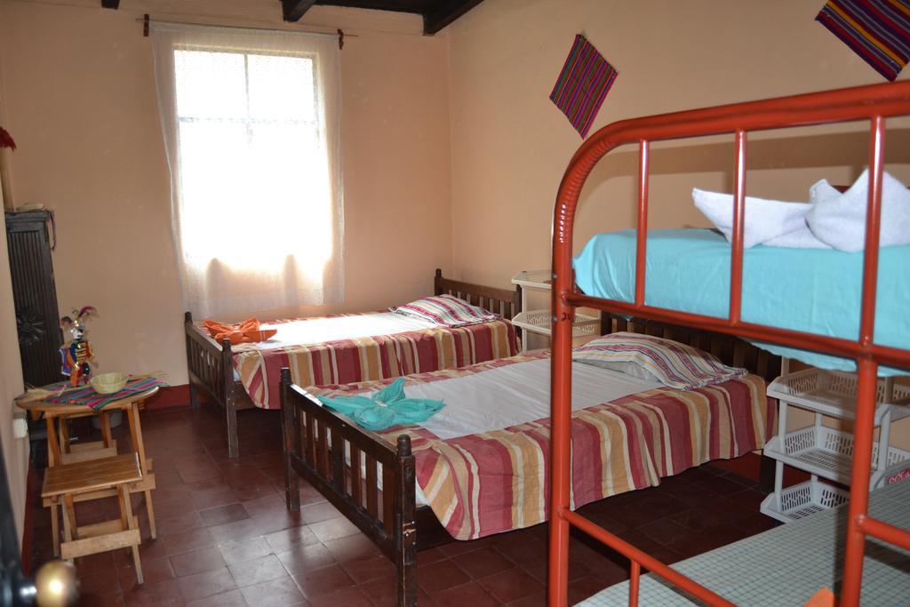 Hostal Morenos Antigua Esterno foto