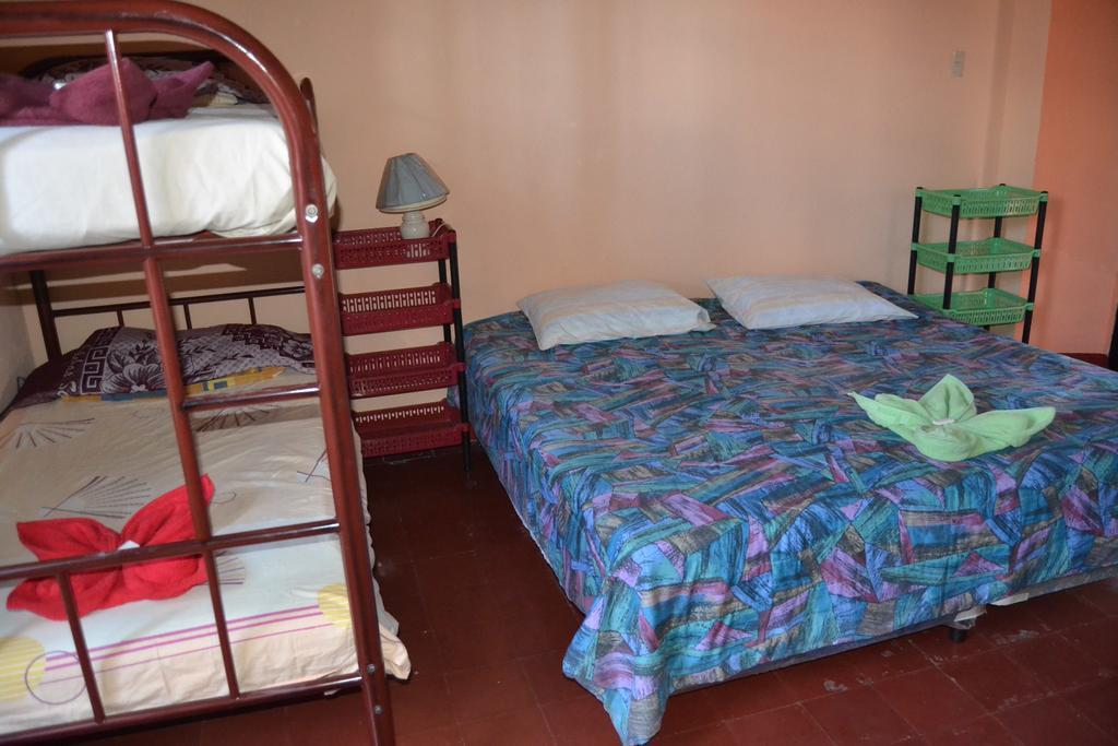 Hostal Morenos Antigua Esterno foto