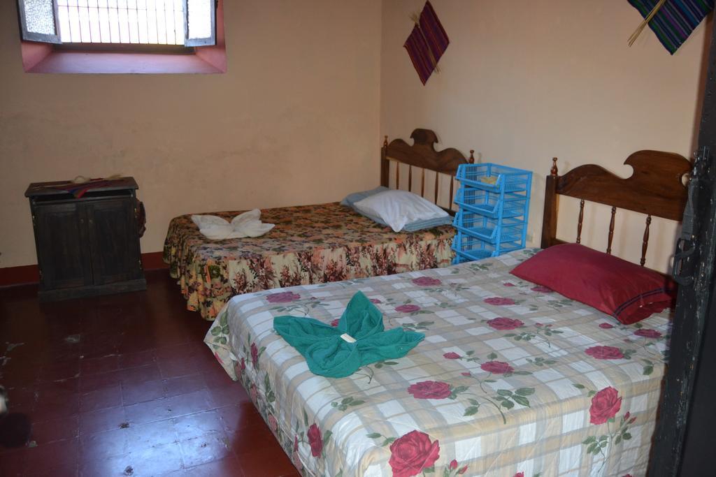 Hostal Morenos Antigua Esterno foto